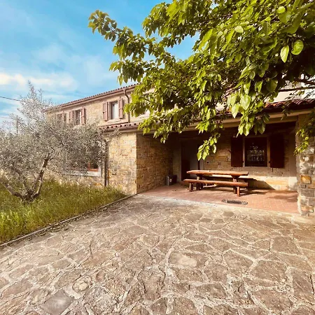 Villa Paradise With Swimming Pool *