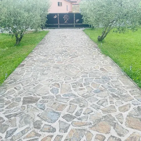 Paradise With Swimming Pool Villa Koper